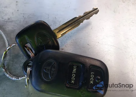 2003 Toyota Corolla Le z USA, uszkodzony, nr VIN JTDBR32E630013221